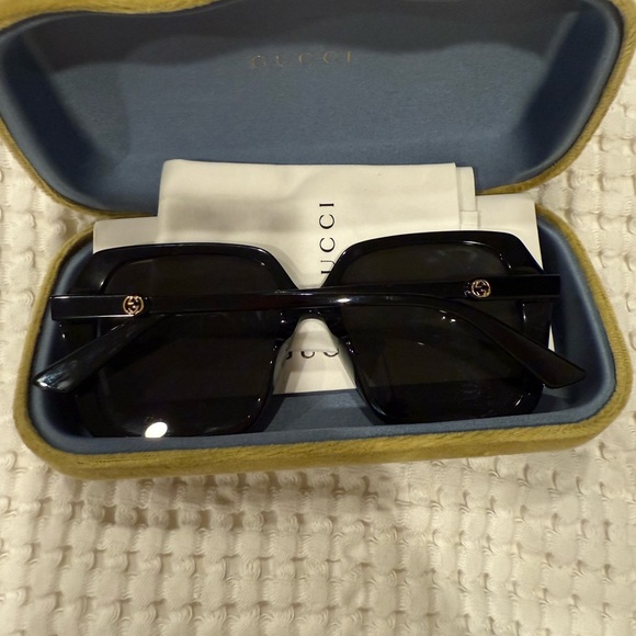 GUCCI Sunglasses Black Gold GG main image 4
